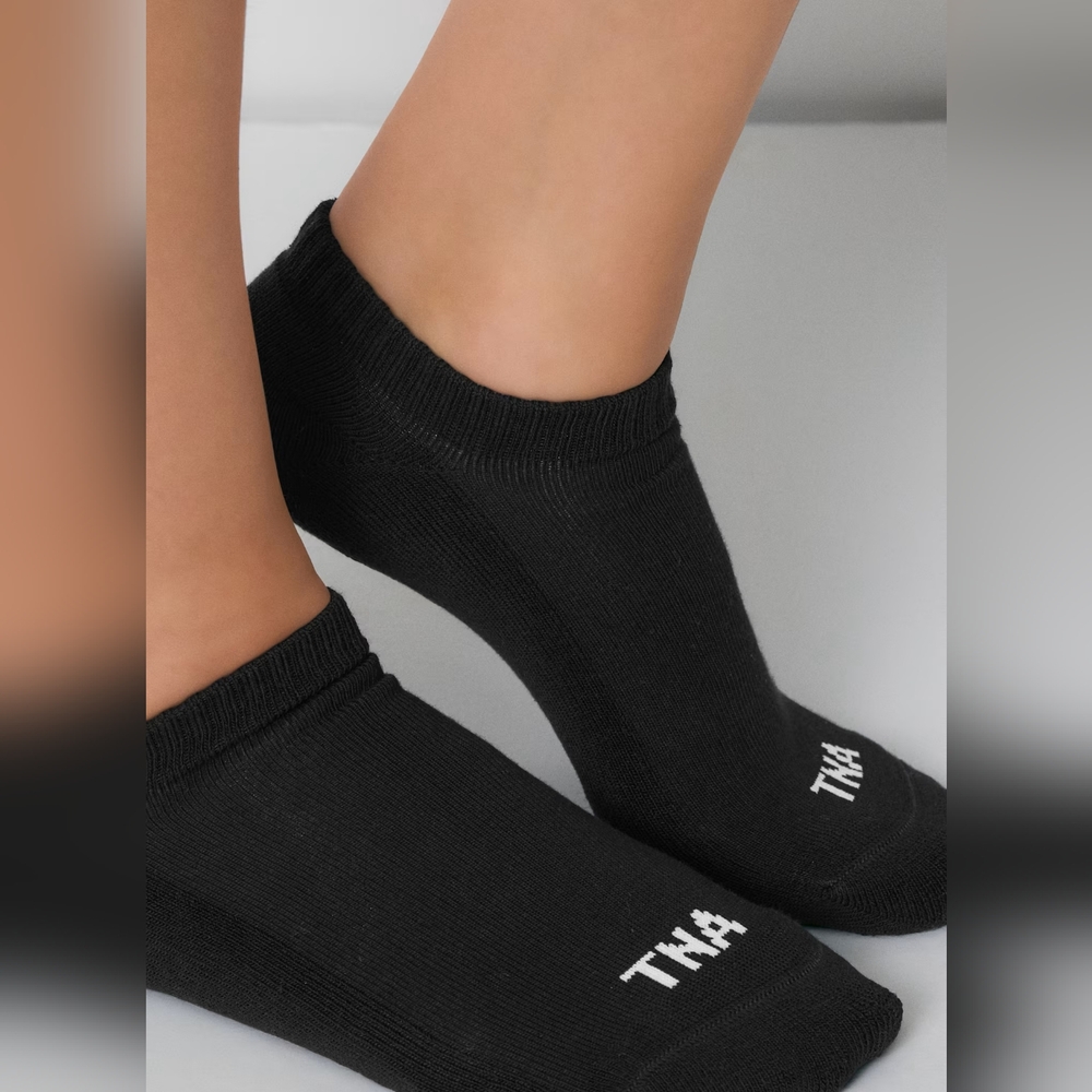 Womens Aritzia TNA Best-ever No-show Black Sock 2-pack